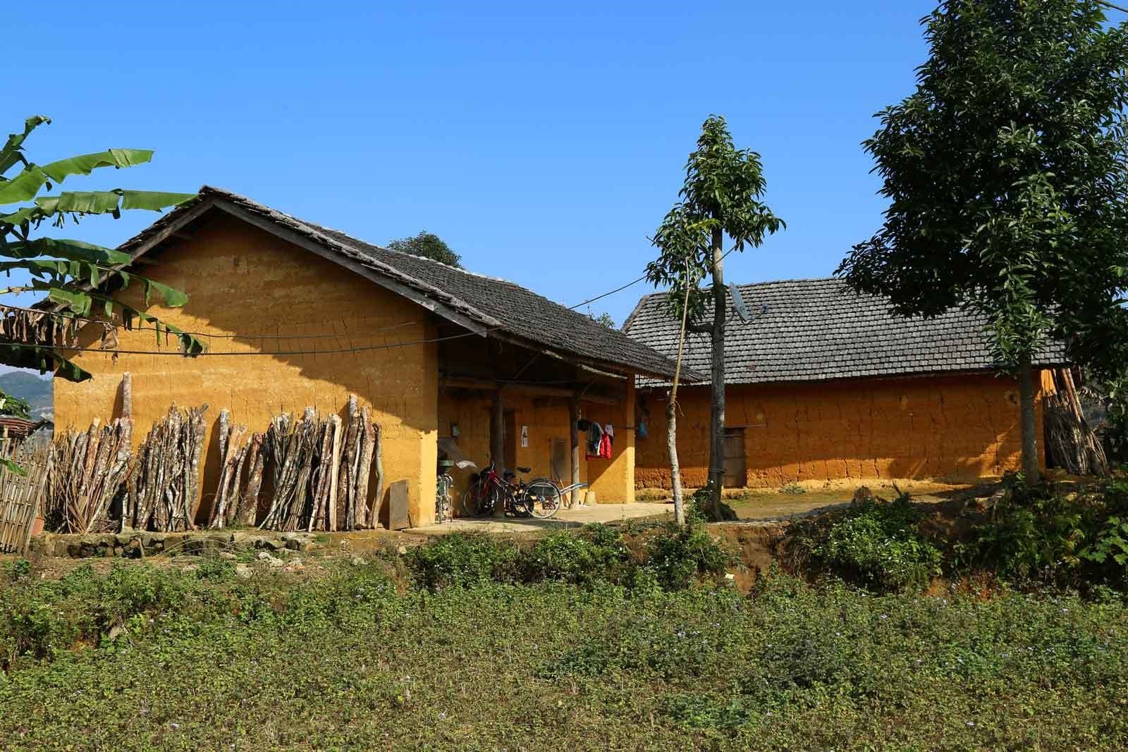 Traditional-house-of-Dao-people