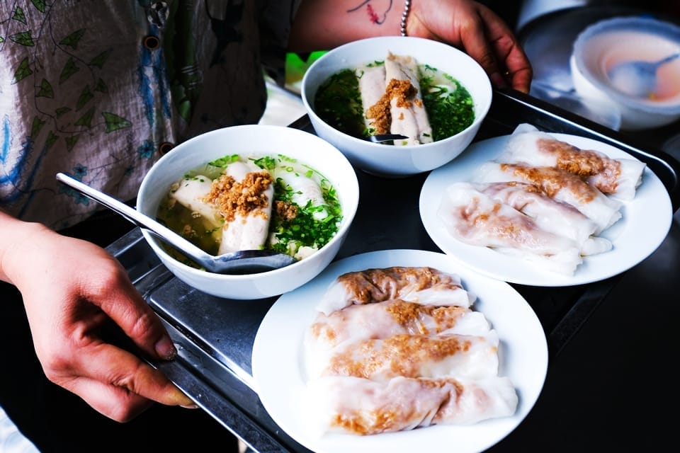 best-travel-guide-of-cao-bang-vietnam-steam-rice-rolls