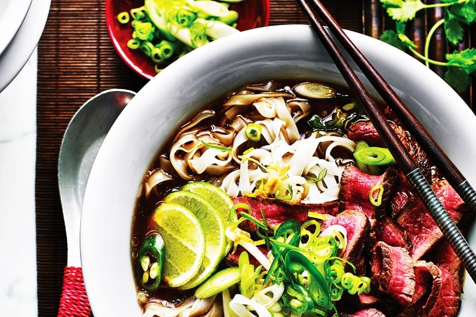 /top-must-try-food-in-vietnam-vietnam-cuisine-beef-noodle