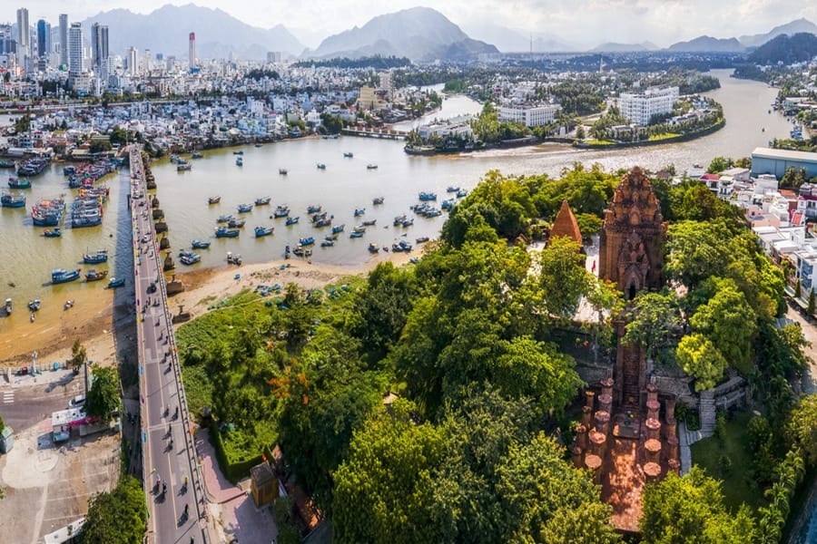 Ponagar-a-famous-ancient-tower-in-nha-trang