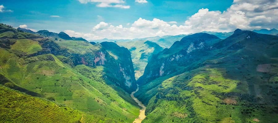 ma-pi-leng-pass-the-must-visit-site-in-ha-giang