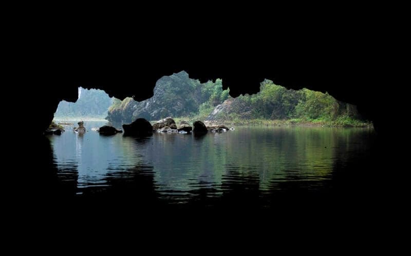 Hua-Ma-cave-in-Ba-Be