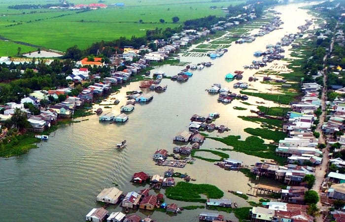 Floating village-in-Chau-Doc-town