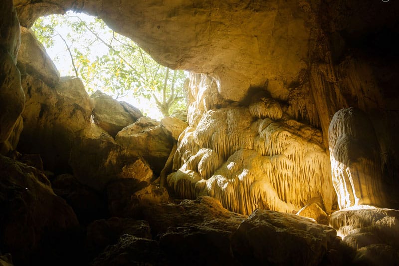 Moc-Huong-cave-in-Son-La