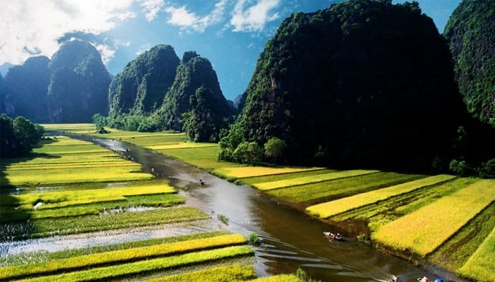 tam-coc-ninh-binh-a-top-destination-in-the-northern-vietnam
