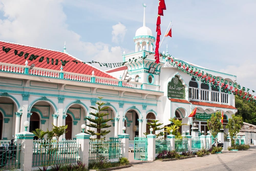 the mosque in chau doc mekong delta day tour
