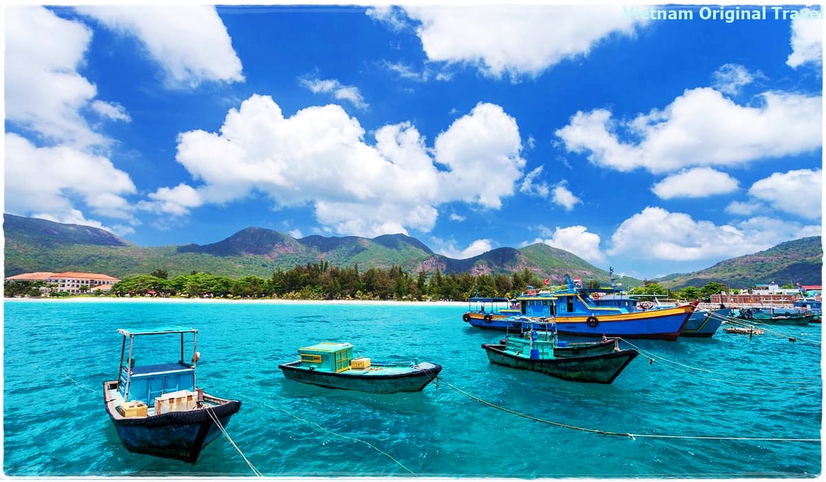 top-ten-things-to-do-and-visit-in-con-dao-island-dam-trau