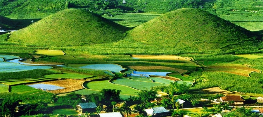 twin-mountain-in-quan-ban-ha-giang